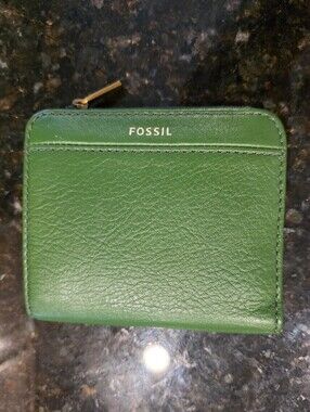 Fossil Green Leather Zip Wallet